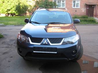 2009 Mitsubishi Outlander Pictures