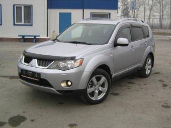 2009 Mitsubishi Outlander Photos