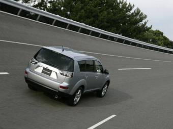 2009 Mitsubishi Outlander Pictures