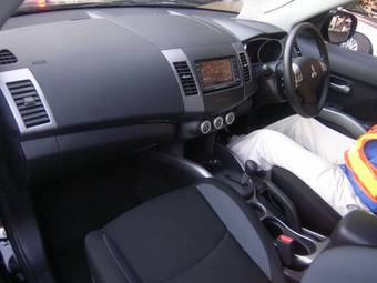 2009 Mitsubishi Outlander Photos