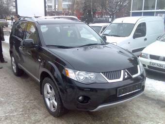 2009 Mitsubishi Outlander Photos