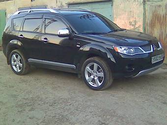 2009 Mitsubishi Outlander Photos