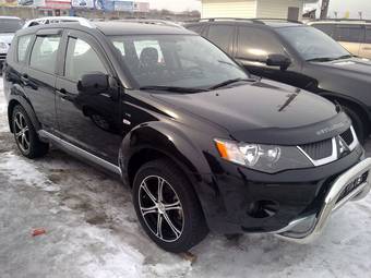 2009 Mitsubishi Outlander Images