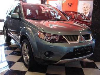 2009 Mitsubishi Outlander Photos