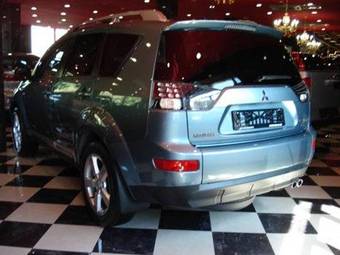 2009 Mitsubishi Outlander Pictures