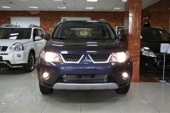 2009 Mitsubishi Outlander Photos