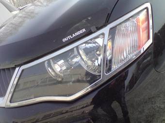 2009 Mitsubishi Outlander Pictures