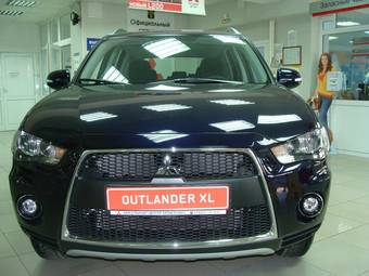 2010 Mitsubishi Outlander Pictures