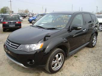 2010 Mitsubishi Outlander Pictures