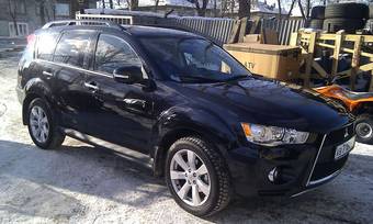 2010 Mitsubishi Outlander Photos