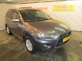 2010 Mitsubishi Outlander Photos