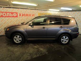 2010 Mitsubishi Outlander Pics