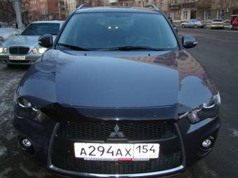 2010 Mitsubishi Outlander Pictures