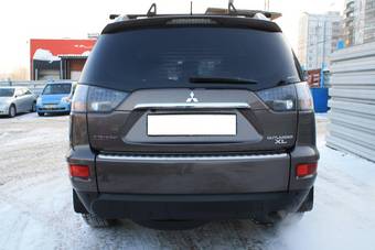 2010 Mitsubishi Outlander Images