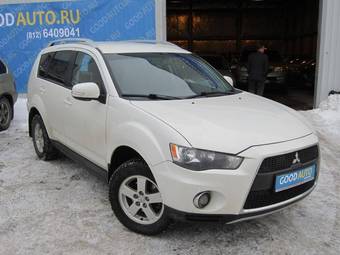 2010 Mitsubishi Outlander Photos