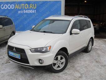 2010 Mitsubishi Outlander Pictures