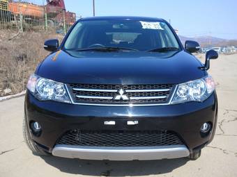 2010 Mitsubishi Outlander Pictures