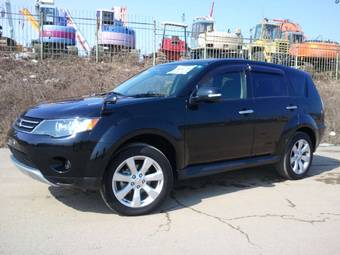 2010 Mitsubishi Outlander Pictures