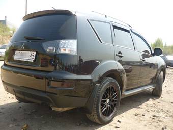 2010 Mitsubishi Outlander Photos