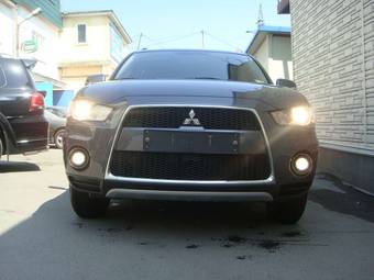 2010 Mitsubishi Outlander Photos