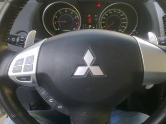 2010 Mitsubishi Outlander Pics