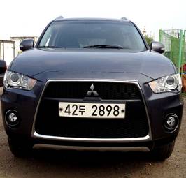 2010 Mitsubishi Outlander Photos