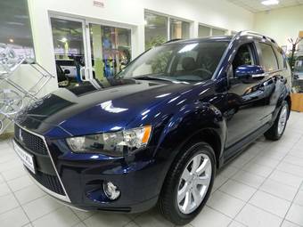 2011 Mitsubishi Outlander Pictures