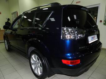 2011 Mitsubishi Outlander Pictures