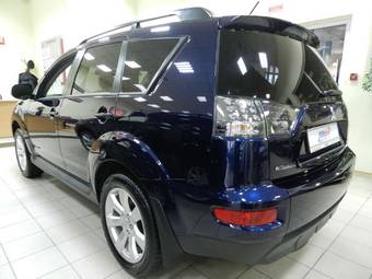 2011 Mitsubishi Outlander Photos