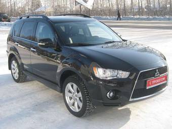 2011 Mitsubishi Outlander Photos