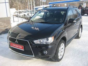 2011 Mitsubishi Outlander Photos