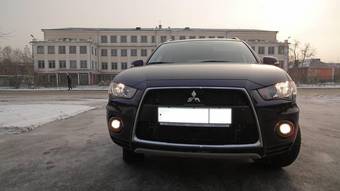 2011 Mitsubishi Outlander Pictures