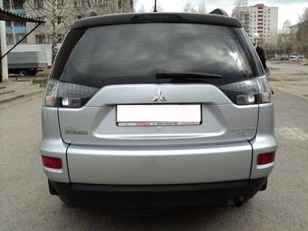 2011 Mitsubishi Outlander Pictures