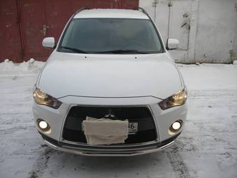 2011 Mitsubishi Outlander Photos