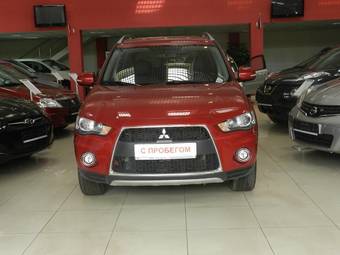 2011 Mitsubishi Outlander Photos