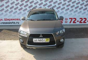 2011 Mitsubishi Outlander Pictures