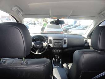 2012 Mitsubishi Outlander Photos