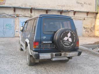 1988 Mitsubishi Pajero Pictures