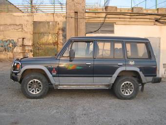 1988 Mitsubishi Pajero Photos