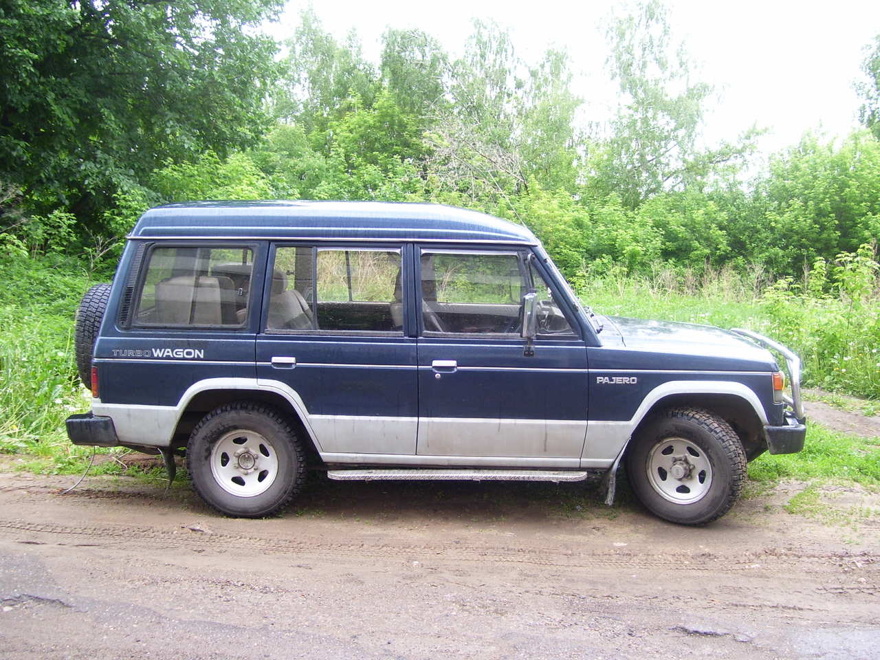 1988 Mitsubishi Pajero  specs Engine size 2 5l Fuel type 