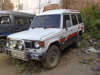 1988 Mitsubishi Pajero Photos