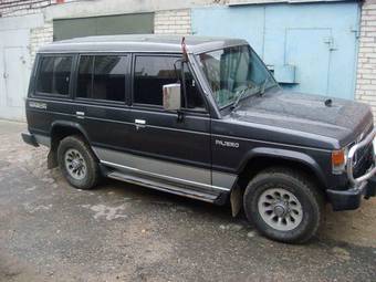 1990 Mitsubishi Pajero Pictures
