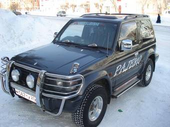 1991 Mitsubishi Pajero Pictures