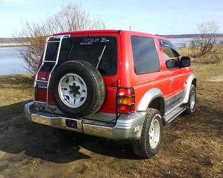 1991 Mitsubishi Pajero Photos