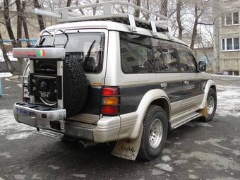 1991 Mitsubishi Pajero Pictures
