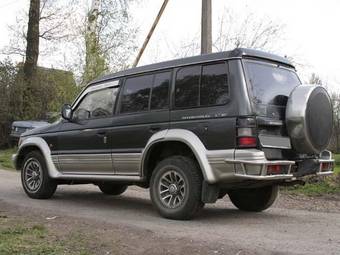 1991 Mitsubishi Pajero Photos