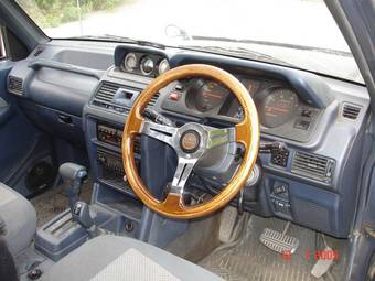 1991 Mitsubishi Pajero Photos
