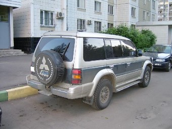 1992 Mitsubishi Pajero Pictures