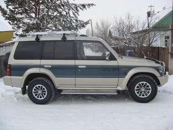 1992 Mitsubishi Pajero Pictures
