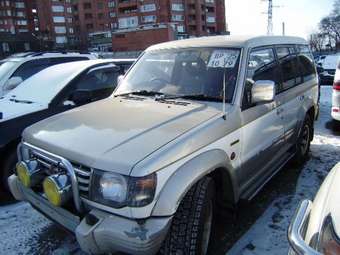 1992 Mitsubishi Pajero Pictures